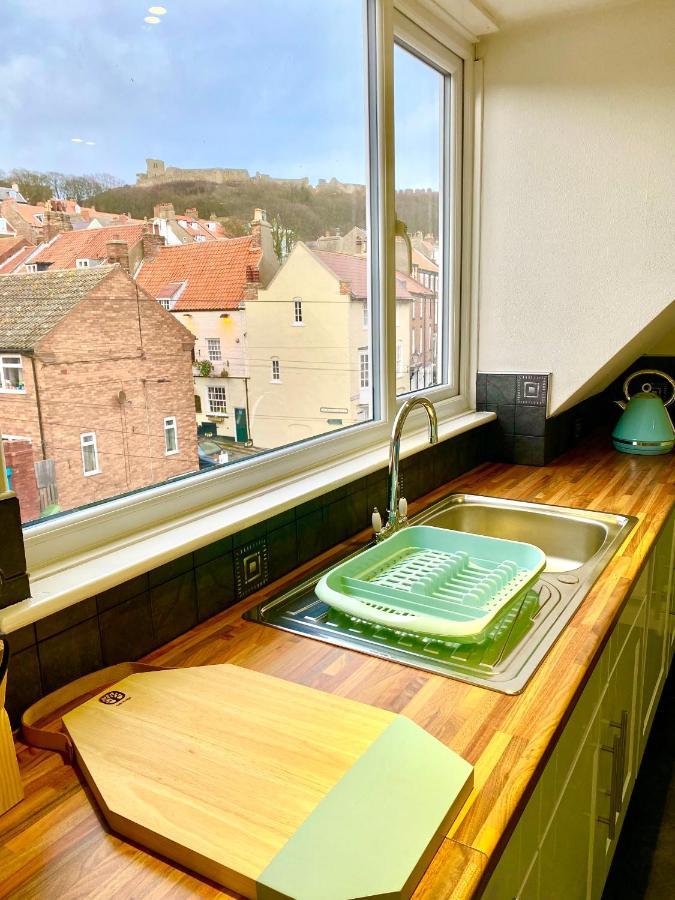 Lighthouse View, One Min From Harbour & Beach Scarborough Exterior foto