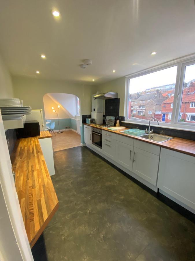 Lighthouse View, One Min From Harbour & Beach Scarborough Exterior foto