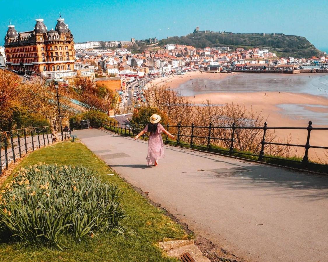 Lighthouse View, One Min From Harbour & Beach Scarborough Exterior foto