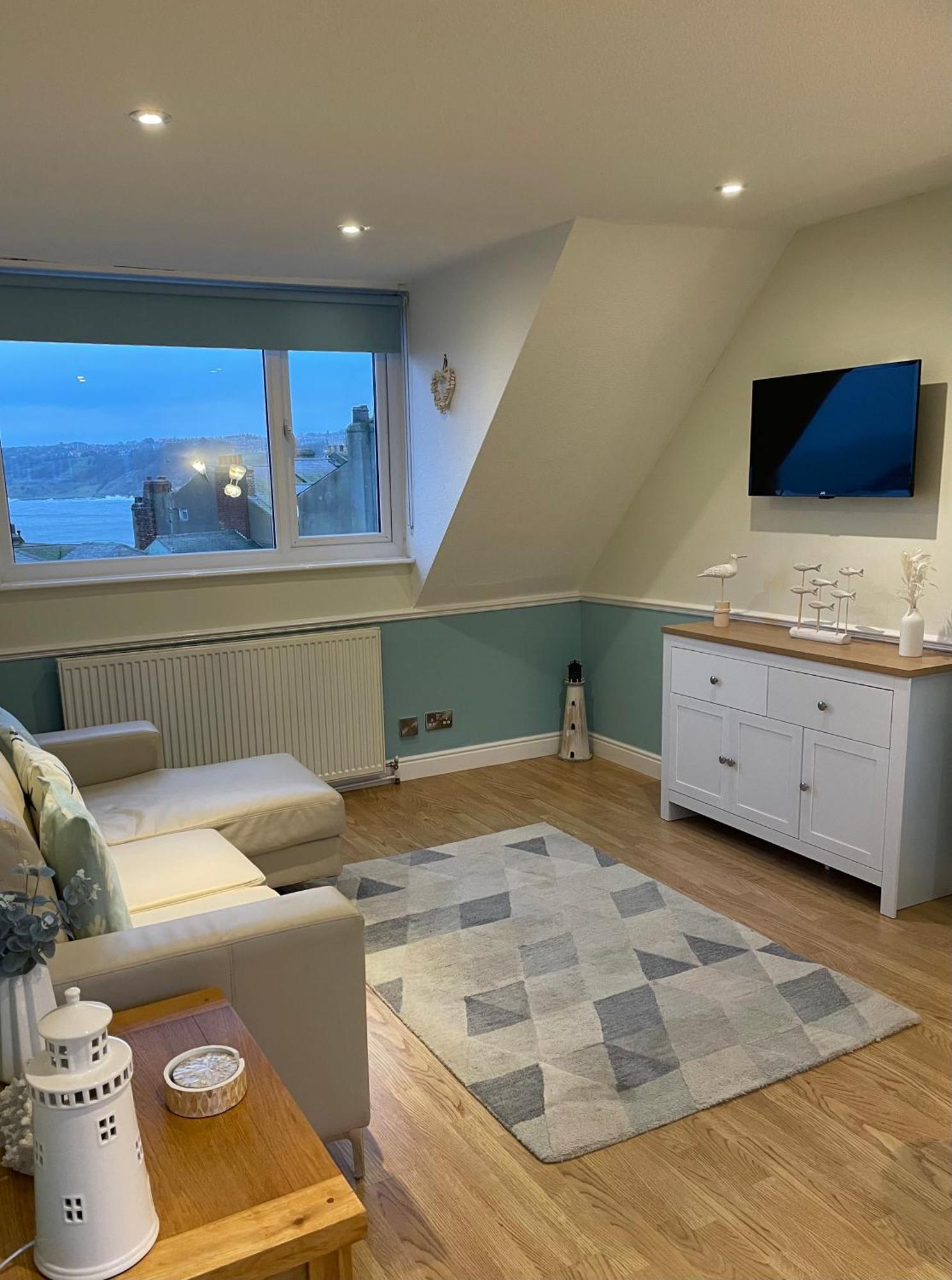 Lighthouse View, One Min From Harbour & Beach Scarborough Exterior foto